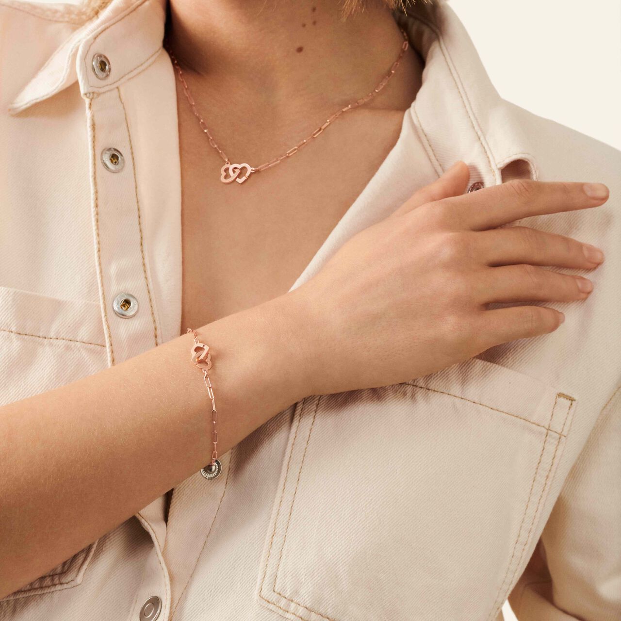 Double Coeurs R9 Rose Gold Bracelet On Model image number 1